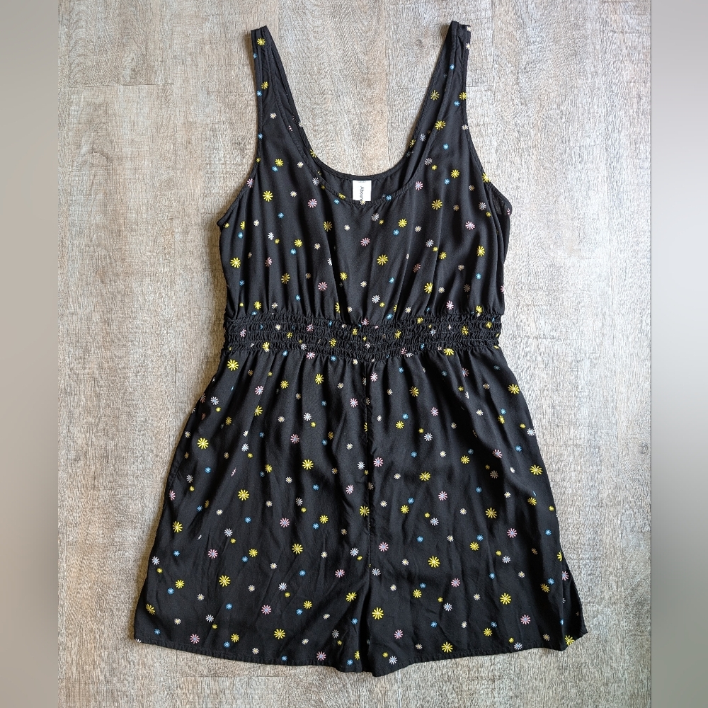 Abound Black Floral Print Daisy Romper - NWOT! Size L